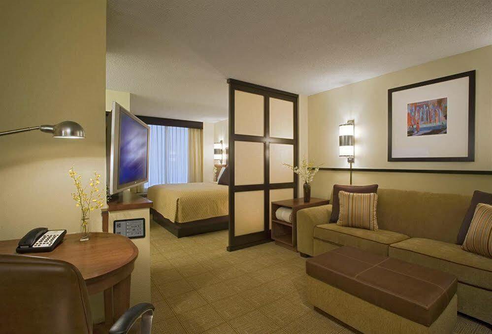 Hyatt Place Louisville-East Exterior foto